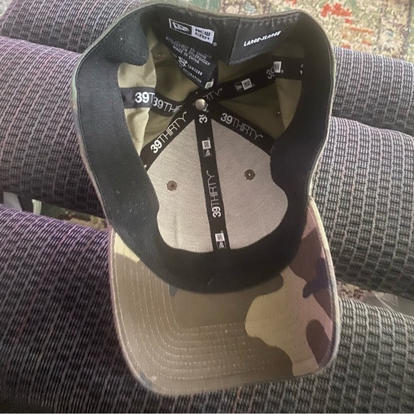 New Era Tactical Camouflage Baseball Cap with Flag Patch - Picture 2 of 3
